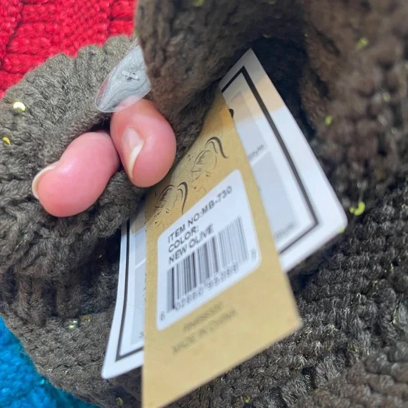 Beanie messy bun ponytail hat sequin NWT C.C. Each $15 - Picture 3 of 3